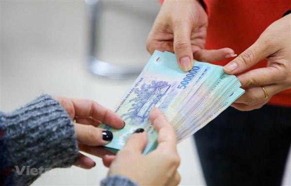 Tăng lương tối thiểu vùng cho người lao động từ 1/7. Tăng lương tối thiểu vùng cho người lao động từ 1/7.